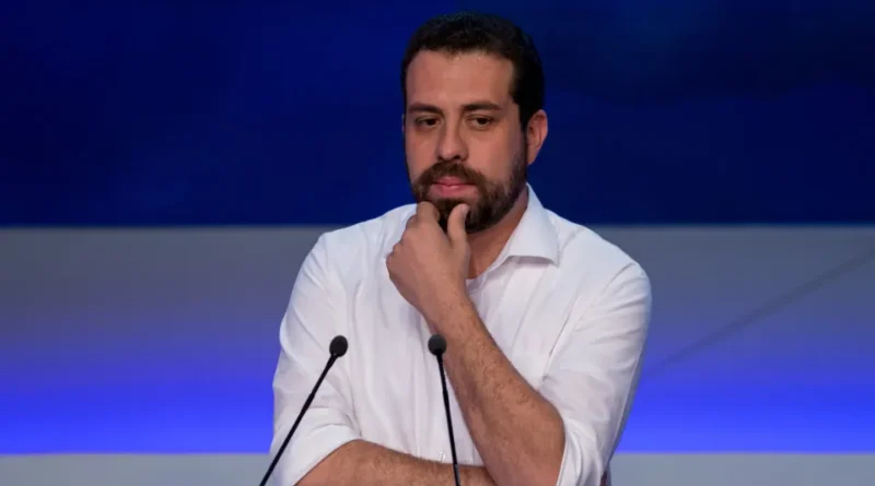 Boulos prevê aprovação do fim da escala 6x1 ainda neste semestre