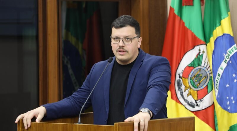 Calebe Garbin é nomeado líder do governo Adiló na Câmara de Caxias do Sul