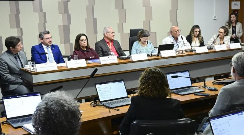 Comissão de Educação apresenta 30 projetos prontos para votação após recesso