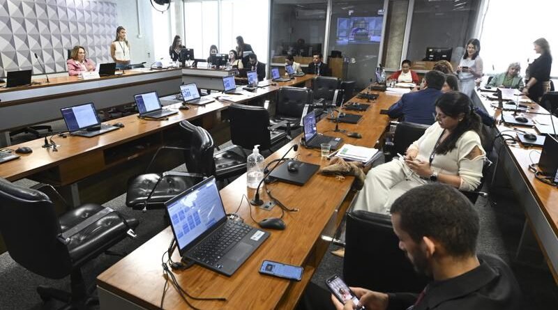 Debate no Senado discute equiparação de auxílios nos Três Poderes