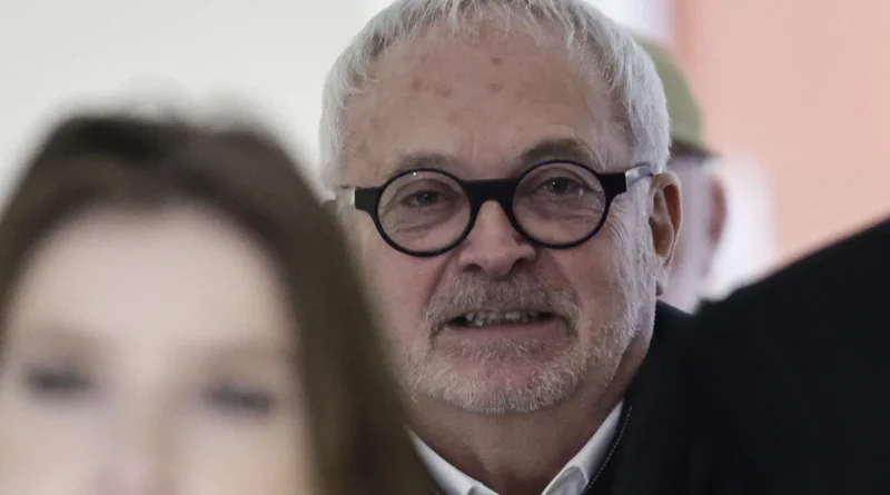 Ex-senador francês recebe condenação por dopar bebida de deputada