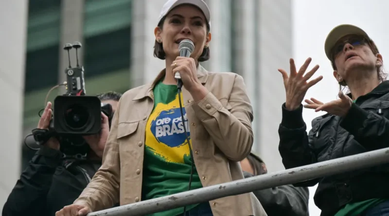 Filhos de Bolsonaro se afastam de Michelle na corrida pela sucessão