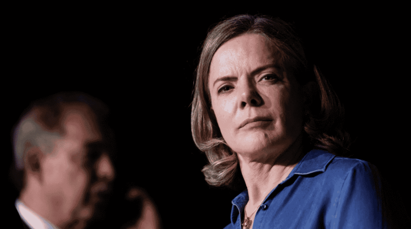 Gleisi critica Tarcísio por declaração sobre crise moral após encontro com Bolsonaro