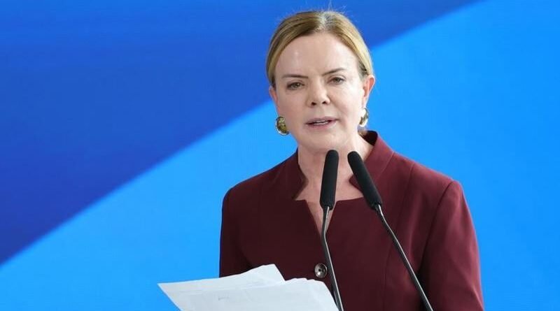 Governo prioriza fim da escala 6x1 em 2026, afirma Gleisi Hoffmann