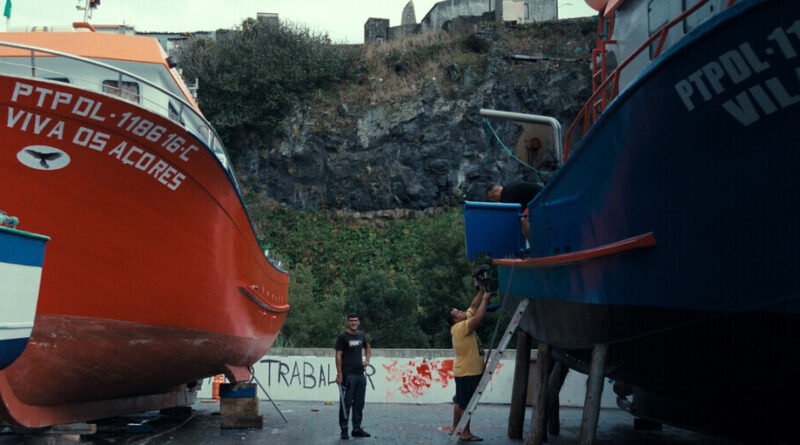 Iate se refugia em ilha remota do Atlântico e moradores começam a empanar peixe com coca