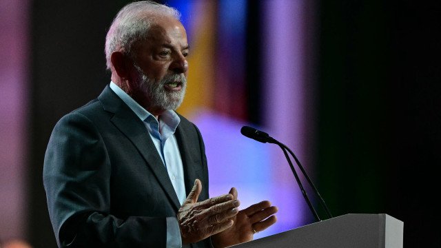 Lula recebe alta após cirurgia de catarata no olho esquerdo