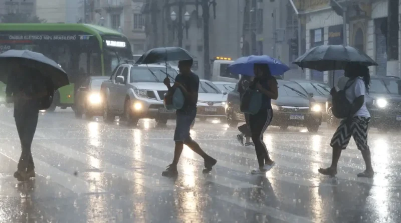 Pancadas intensas de chuva se disseminam pelo país a partir de hoje