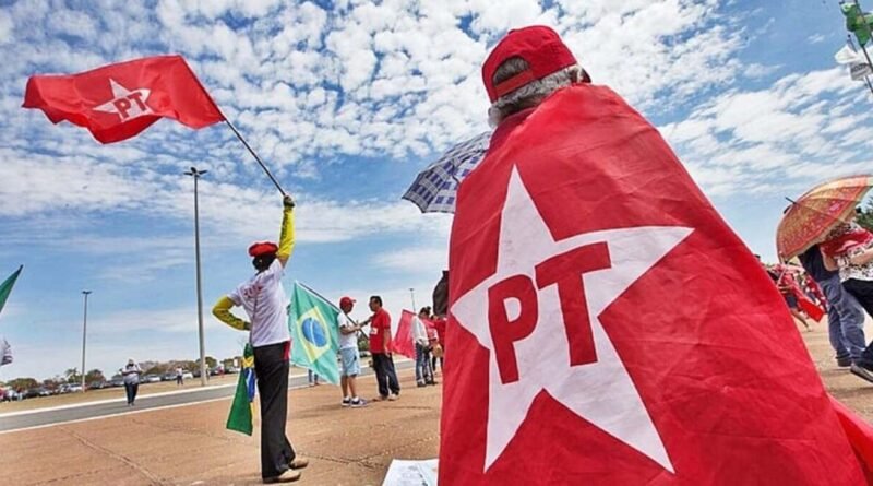 PT convoca militantes a intensificar esforços para reeleger Lula e expandir bancadas na Câmara e no Senado