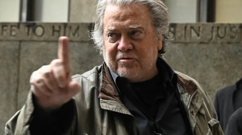 Steve Bannon revela necessidade de manter Bolsonaro nos bastidores em mensagem sobre caso Epstein