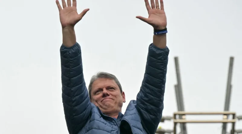 Tarcísio defende Kassab e afirma que apoio a Bolsonaro não implica submissão