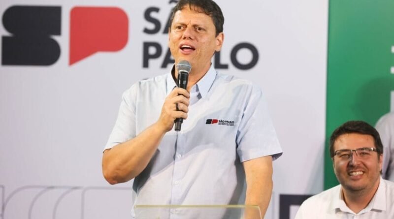Tarcísio refuta Kassab e nega submissão política a Bolsonaro