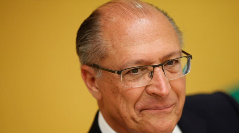 Alckmin destaca liderança de Lula e atenção do mundo em evento do PT