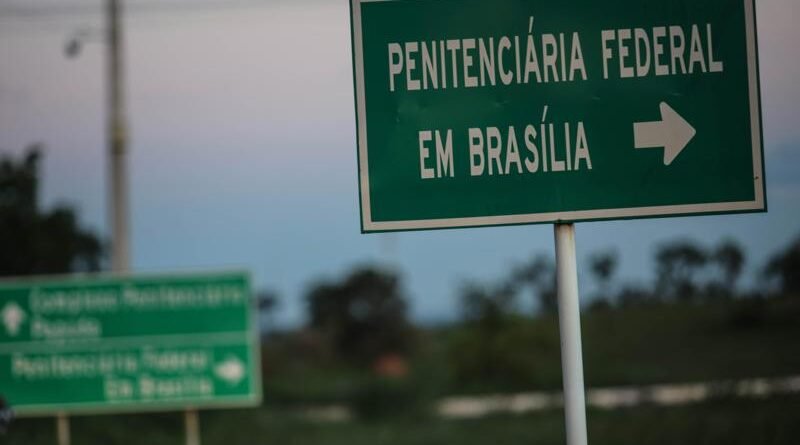 Bolsonaro opta por atividades físicas e visitas em vez de leitura na Papudinha