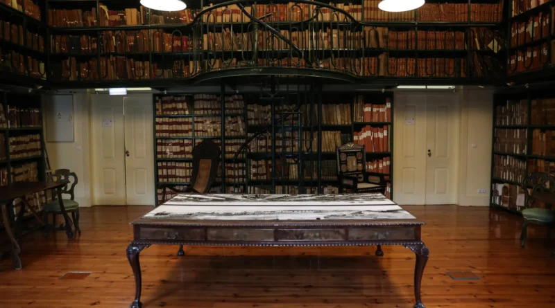 Brasileiros buscam em arquivo português documentos que comprovem posse de terras