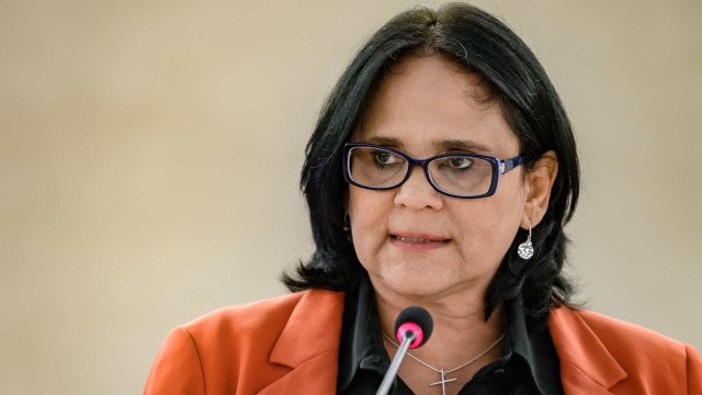 Carlos Bolsonaro critica discurso de 'CEO' de Tarcísio