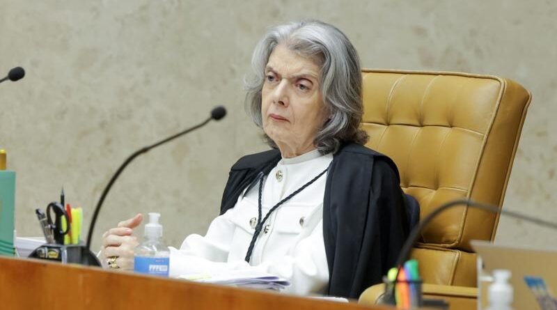 Cármen Lúcia propõe choque de transparência no Judiciário
