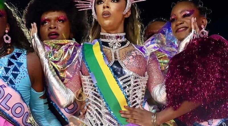 Carnaval nas bases se torna vitrine política para parlamentares