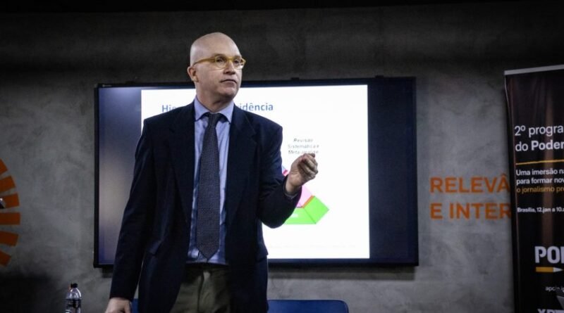 Clenio Jair Schulze realiza visita ao Poder360