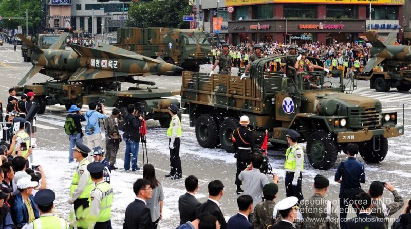 Coreia do Norte descobre que ameaça está a poucos metros de sua fronteira, revelando ogiva colossal