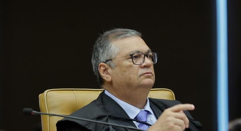 Entidades jurídicas processam Dino por suspensão de benefícios adicionais