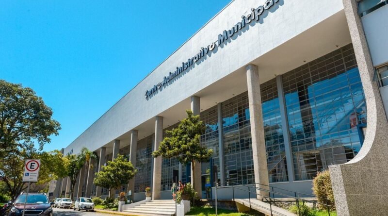 Executivo de Caxias do Sul sugere aumento de 5,06% e reestruturação salarial para servidores