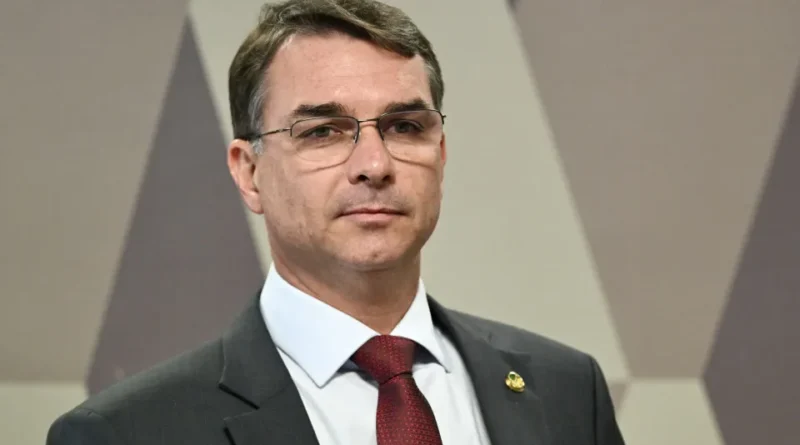 Flávio busca apoio do PL para candidaturas ao governo ou Senado em todos os estados