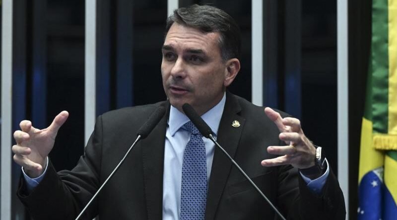 Flávio não precisará remover postagem contra o PT em caso de "Partido dos Traficantes"