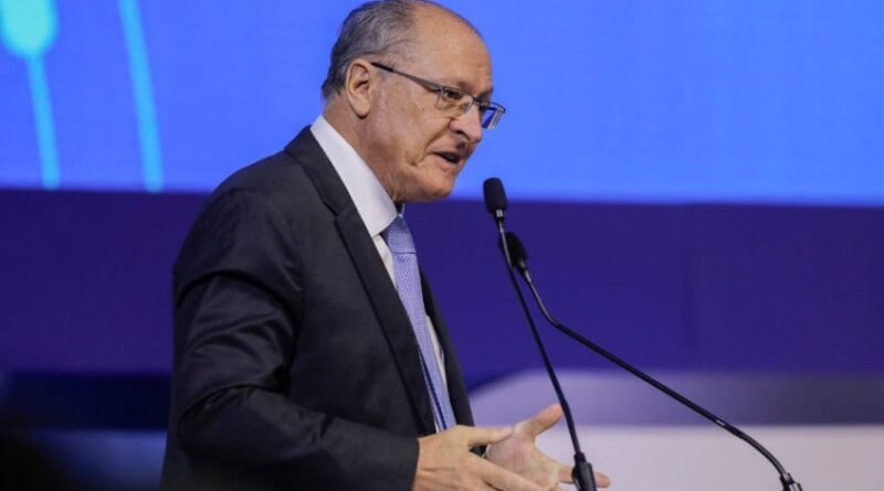 Governo Lula diminui tarifas de importação para 105 produtos