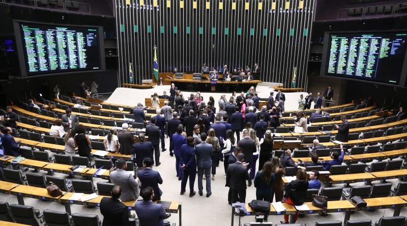 Governo pela Manhã, Oposição à Noite