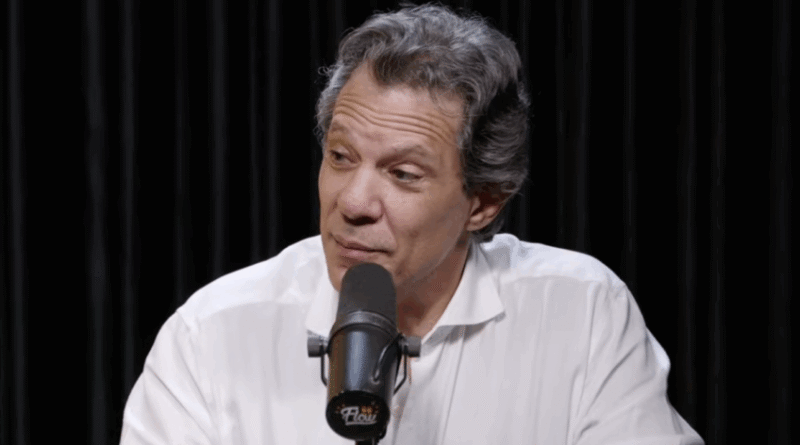Haddad critica Tarcísio e ironiza voto de Flávio sobre isenção do IR