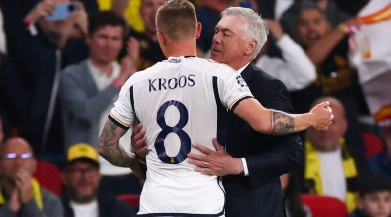 Kroos provoca Ancelotti em tom de brincadeira sobre erro passado