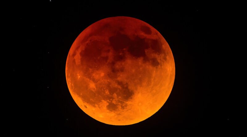 Madrugada de 03/03 terá Lua de Sangue e 'apagão' de 58 minutos, segundo a NASA