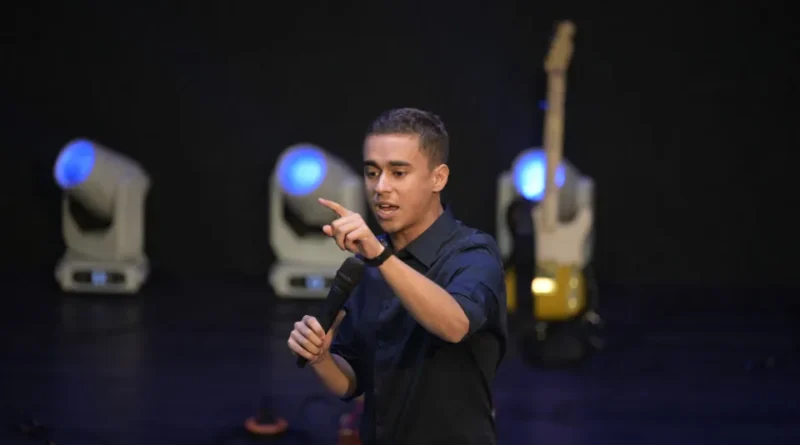 Nikolas Ferreira anuncia intenção de acionar MP contra Lula enquanto Rogério Marinho prepara ação