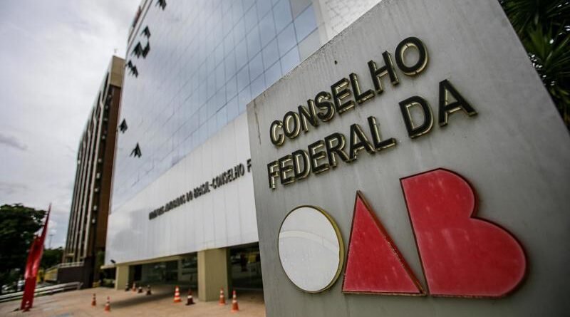 OAB exige que PF respeite Estatuto da Advocacia durante operações de busca