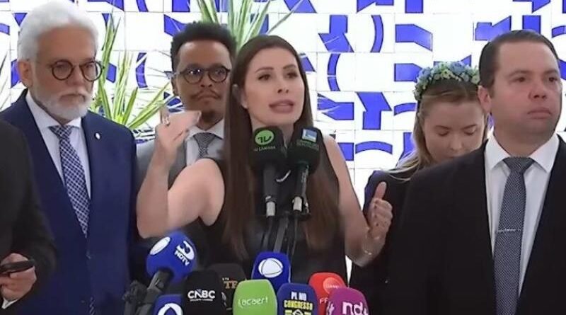 Oposição solicita impeachment de 16 ministros do governo Lula