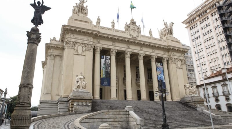 Polícia Civil do Rio detém três suspeitos de planejar ataque à Alerj