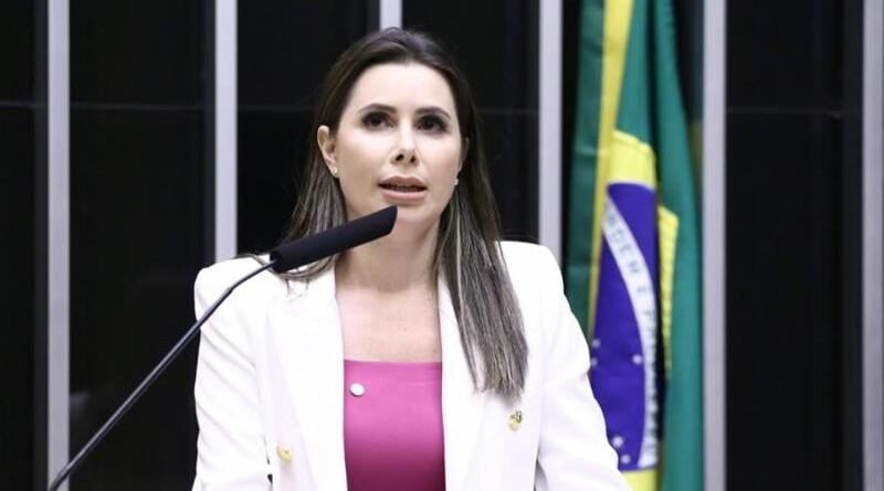 Presidente do Novo destaca convite para filiação de Caroline de Toni