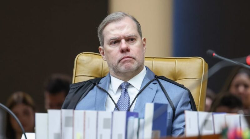 Pressão política leva STF a afastar Toffoli do caso Master