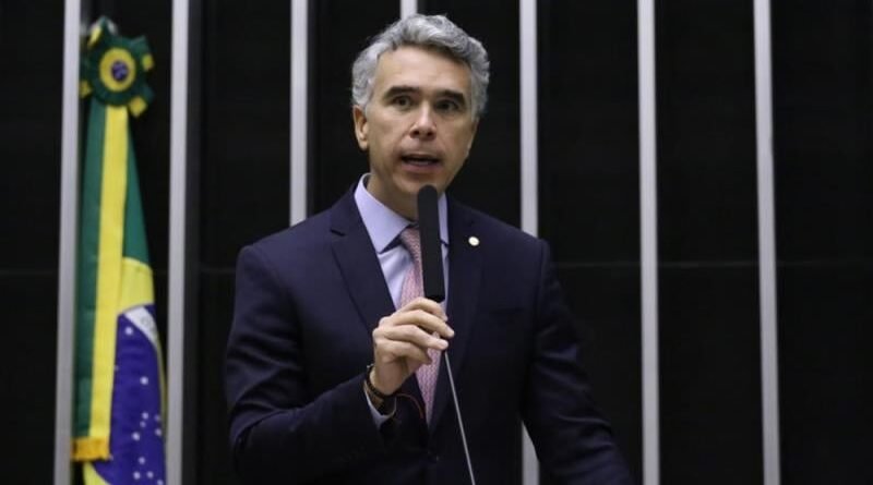 Projeto de Rafael Brito destina 30% das vagas de jovem aprendiz a jovens em situação de vulnerabilidade