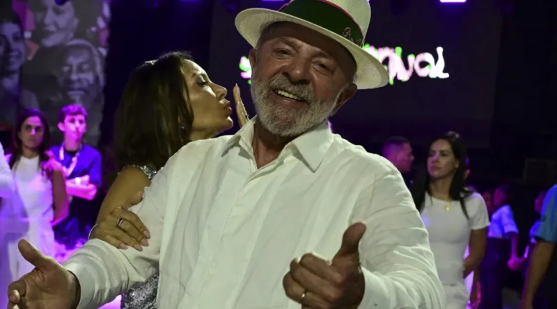 PT aciona Justiça para barrar homenagem a presidenciáveis do PSDB no Carnaval