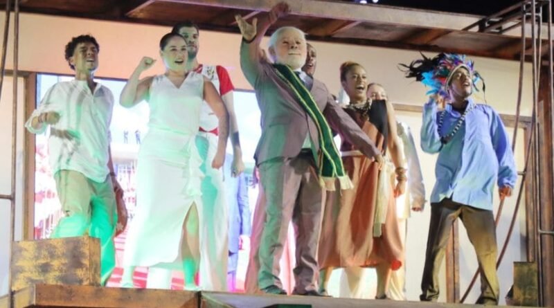 PT refuta acusações de campanha antecipada e classifica desfile pró-Lula como ato artístico