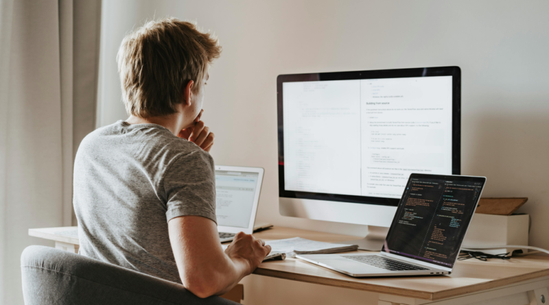 Santander disponibiliza 36 mil bolsas para formação em tecnologia, inteligência artificial e habilidades interpessoais