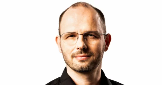 Startup de ex-CEO do GitHub capta US$ 60 milhões para gestão de código de IA