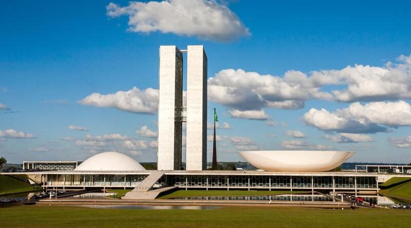 Supersalários e os privilégios no Brasil