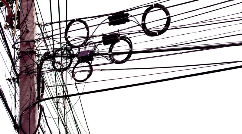 Vereadores discutem proposta de responsabilidade pela fiação aérea em Caxias do Sul