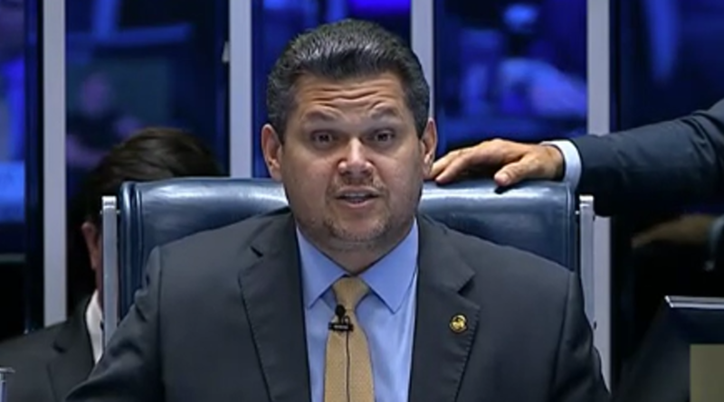 Alcolumbre rejeita pacto com Valdemar sobre PL da Dosimetria e o chama de "mitômano"