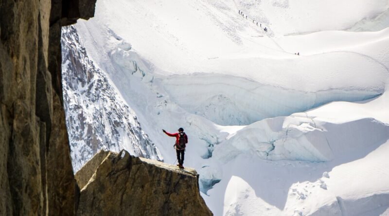 Alpinistas enfrentam situações extremas e experimentam a presença de uma "terceira pessoa" em suas mentes