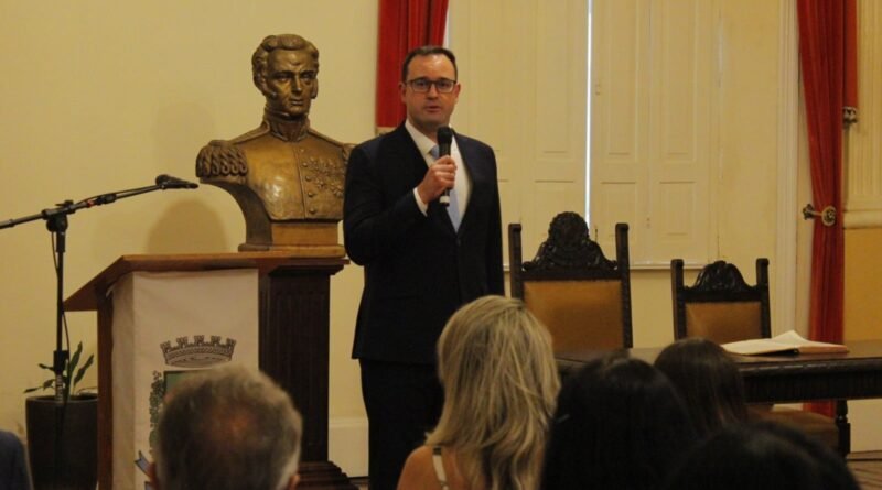 Amarildo Lucatelli toma posse como o 33º prefeito de Bento Gonçalves após renúncia de Diogo Siqueira