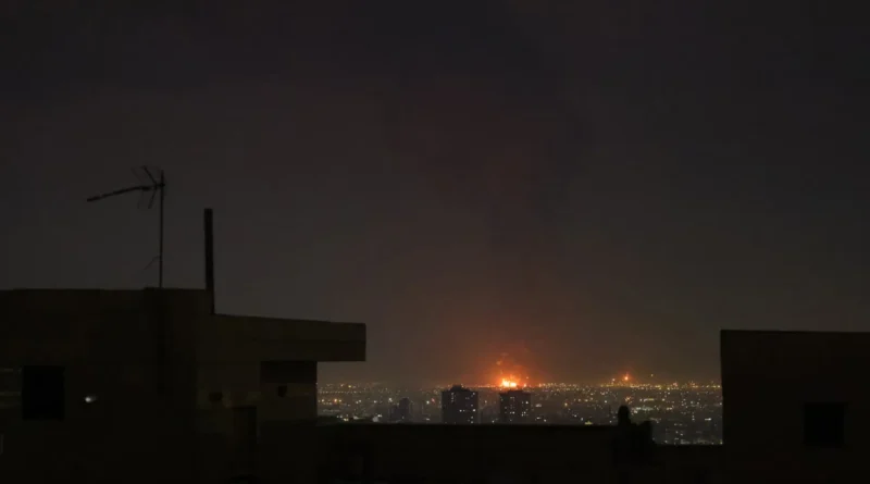 Ataques a depósitos e armazéns petrolíferos no Irã durante a madrugada