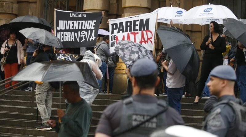 Aumento de 11% nas mortes de jovens pela polícia de SP gera cobrança por medidas de entidades